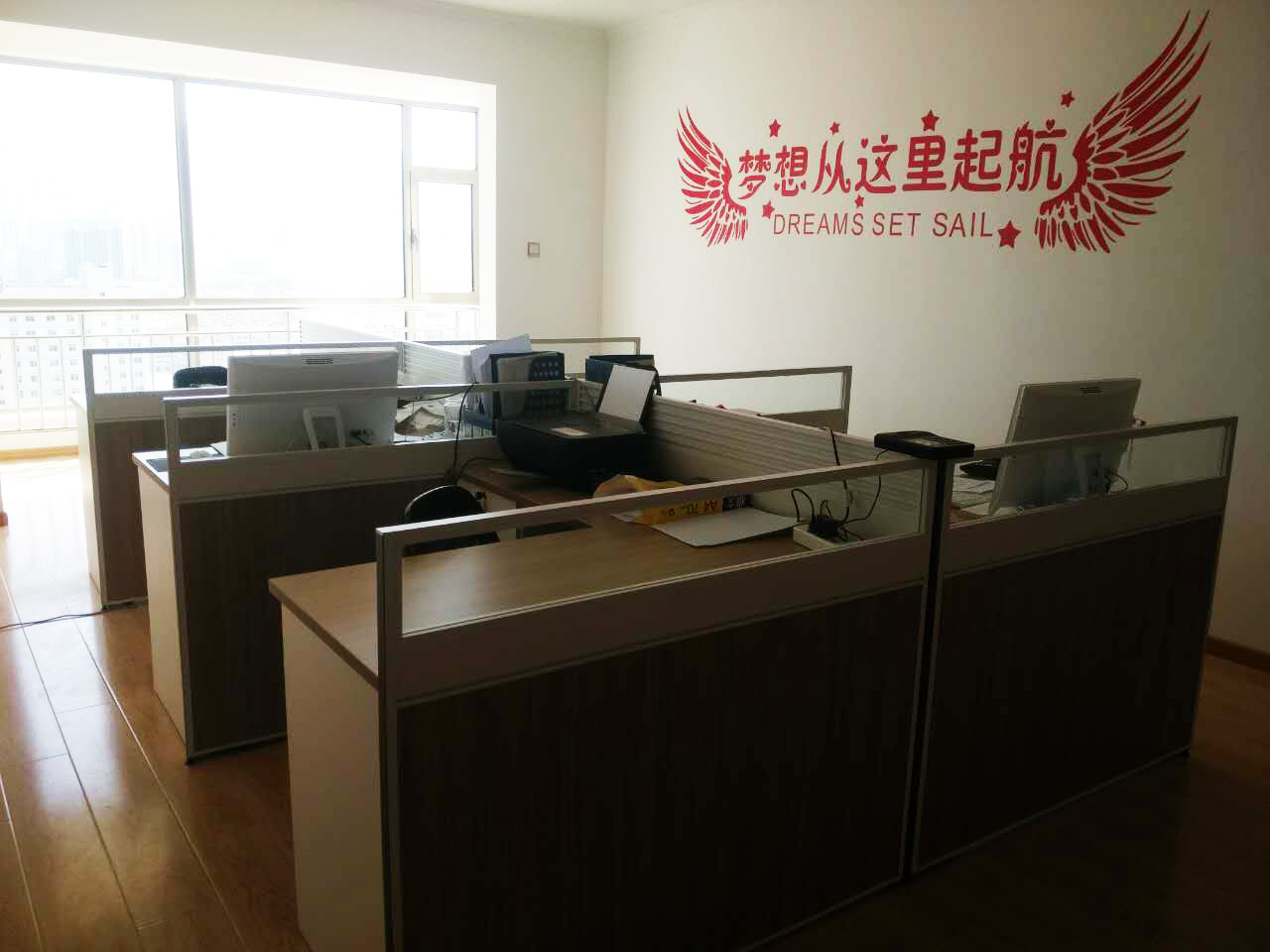 大廳辦公環(huán)境1.jpg 大廳辦公環(huán)境1.jpg